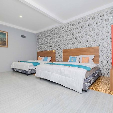 Sans Wm Hotel Blitar Dış mekan fotoğraf