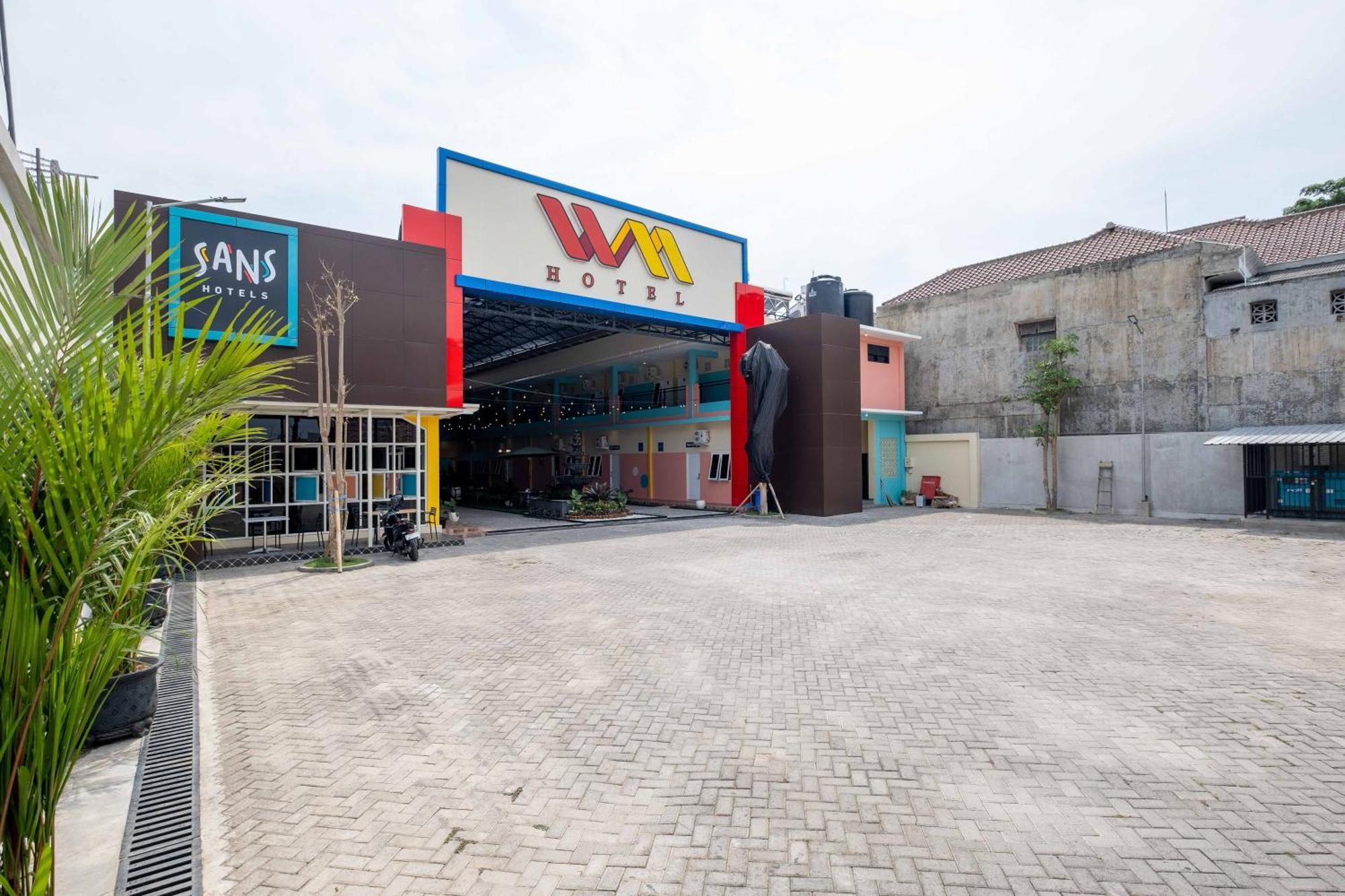 Sans Wm Hotel Blitar Dış mekan fotoğraf