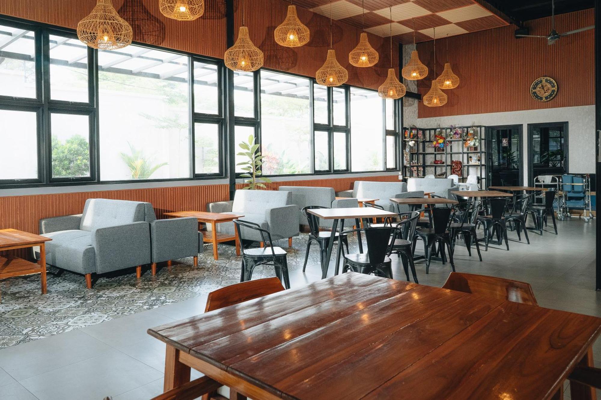 Sans Wm Hotel Blitar Dış mekan fotoğraf