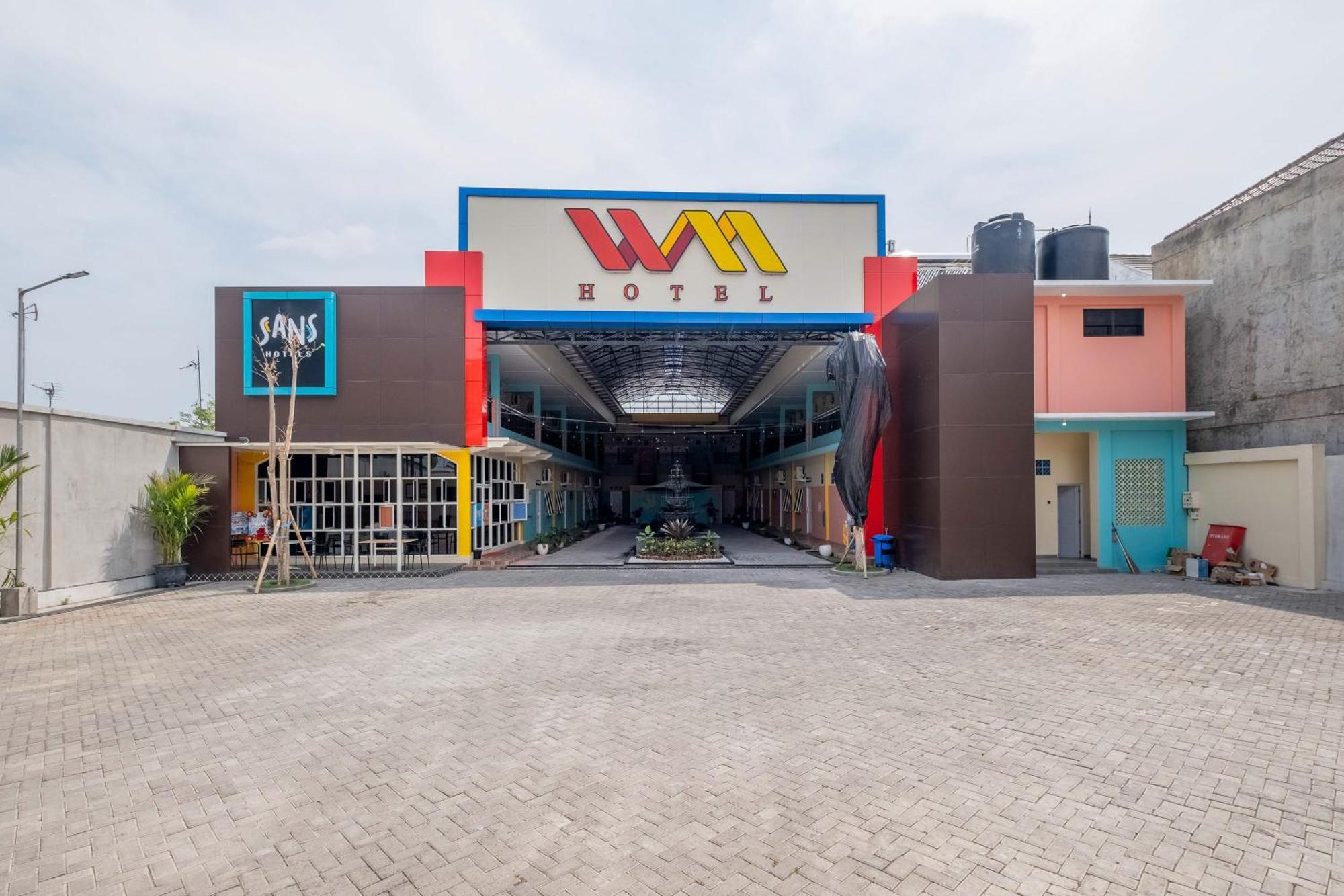 Sans Wm Hotel Blitar Dış mekan fotoğraf